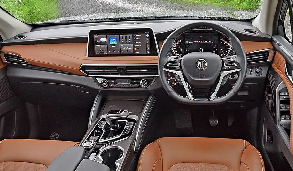 MG - Gloster Savvy 42 - Car Rentals Near me - Used Cars Near me - Exclusive Concierge Club.webp